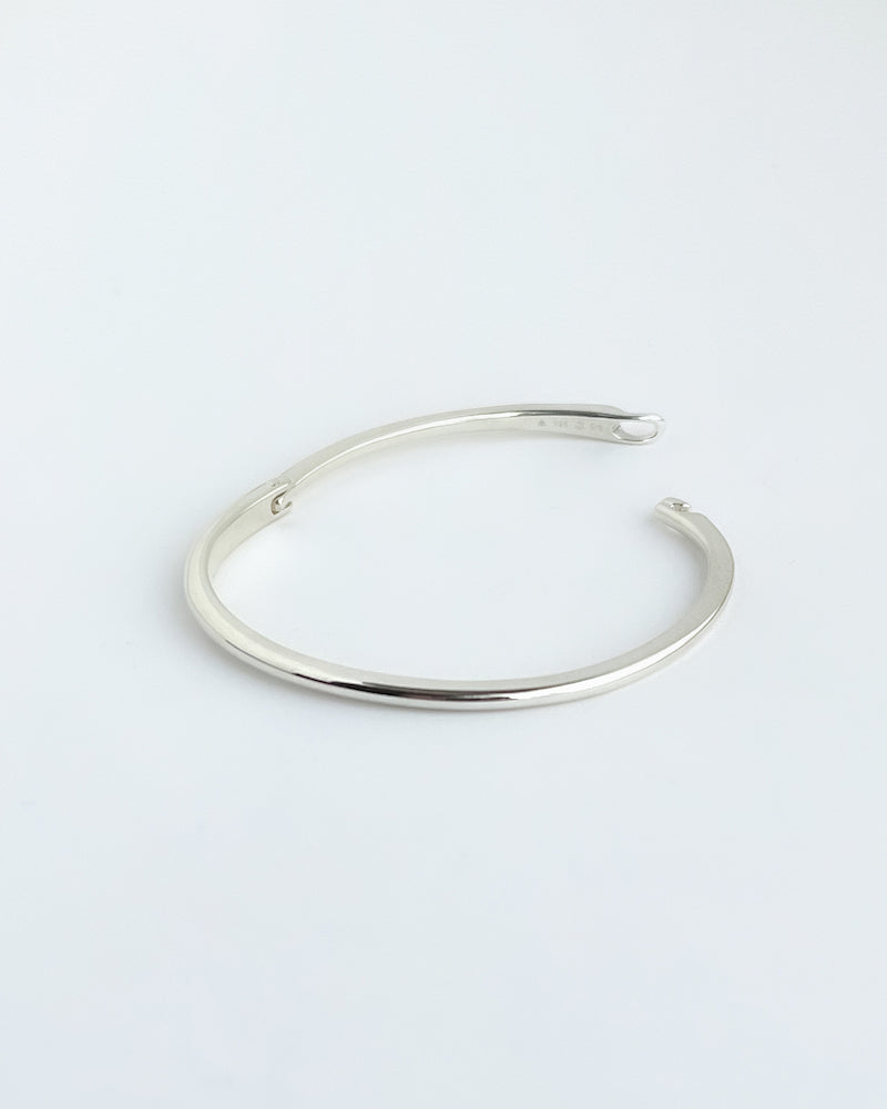 CLASSIC OVAL BANGLE - SHINE