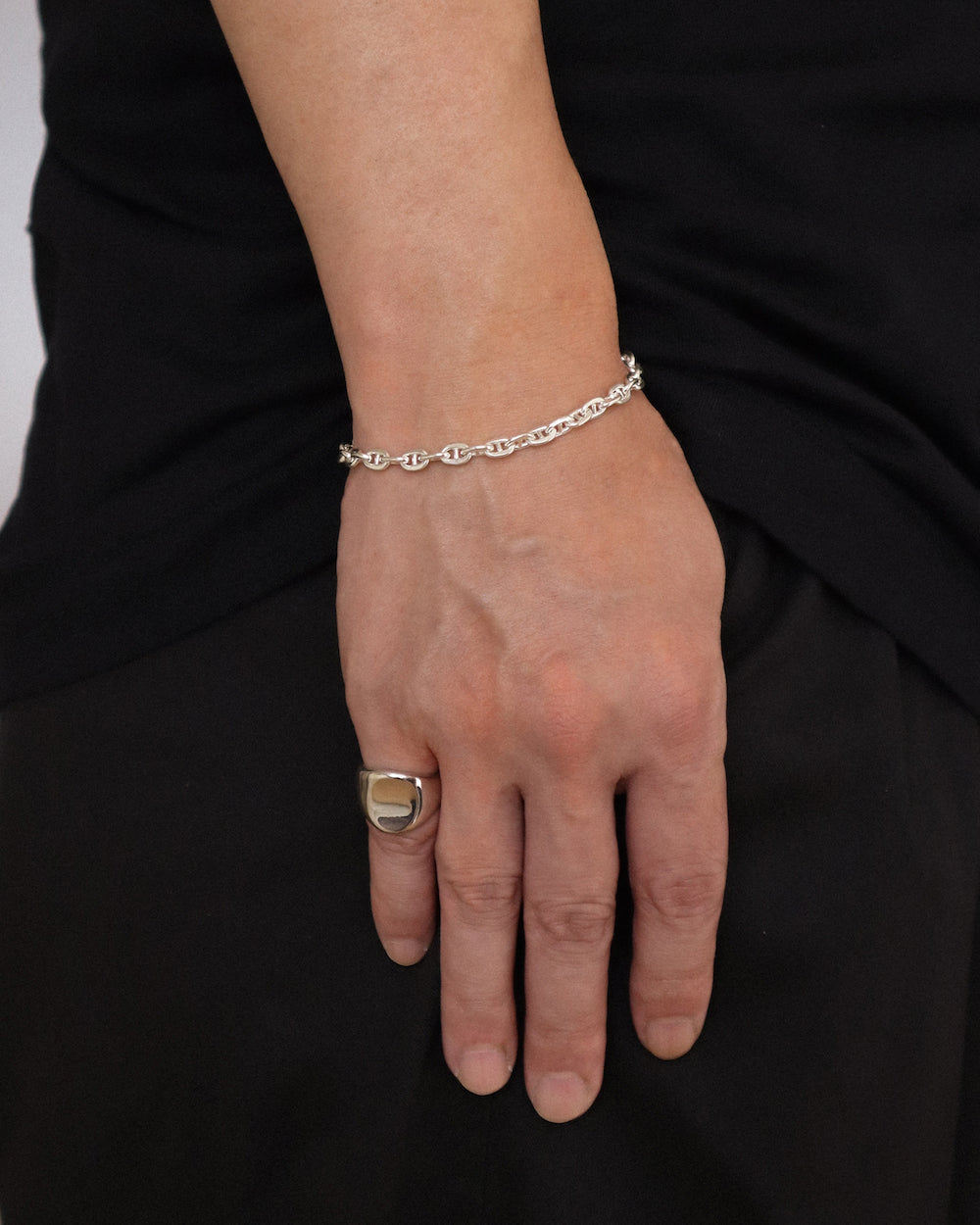 ANCHOR CHAIN BRACELET