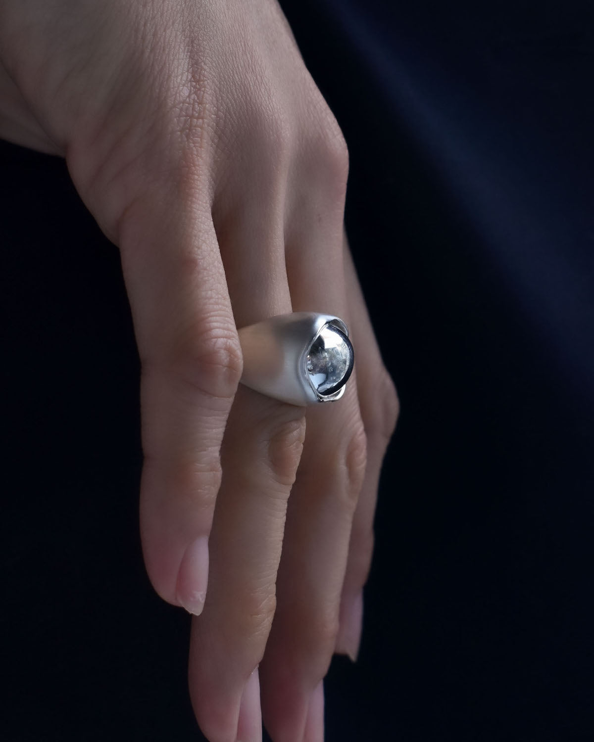 TEXTURED OVAL RING