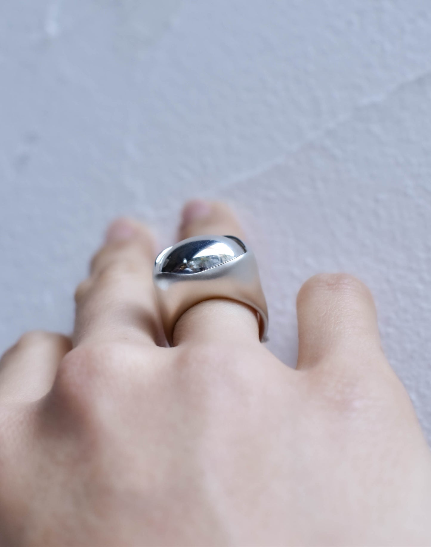 TEXTURED OVAL RING
