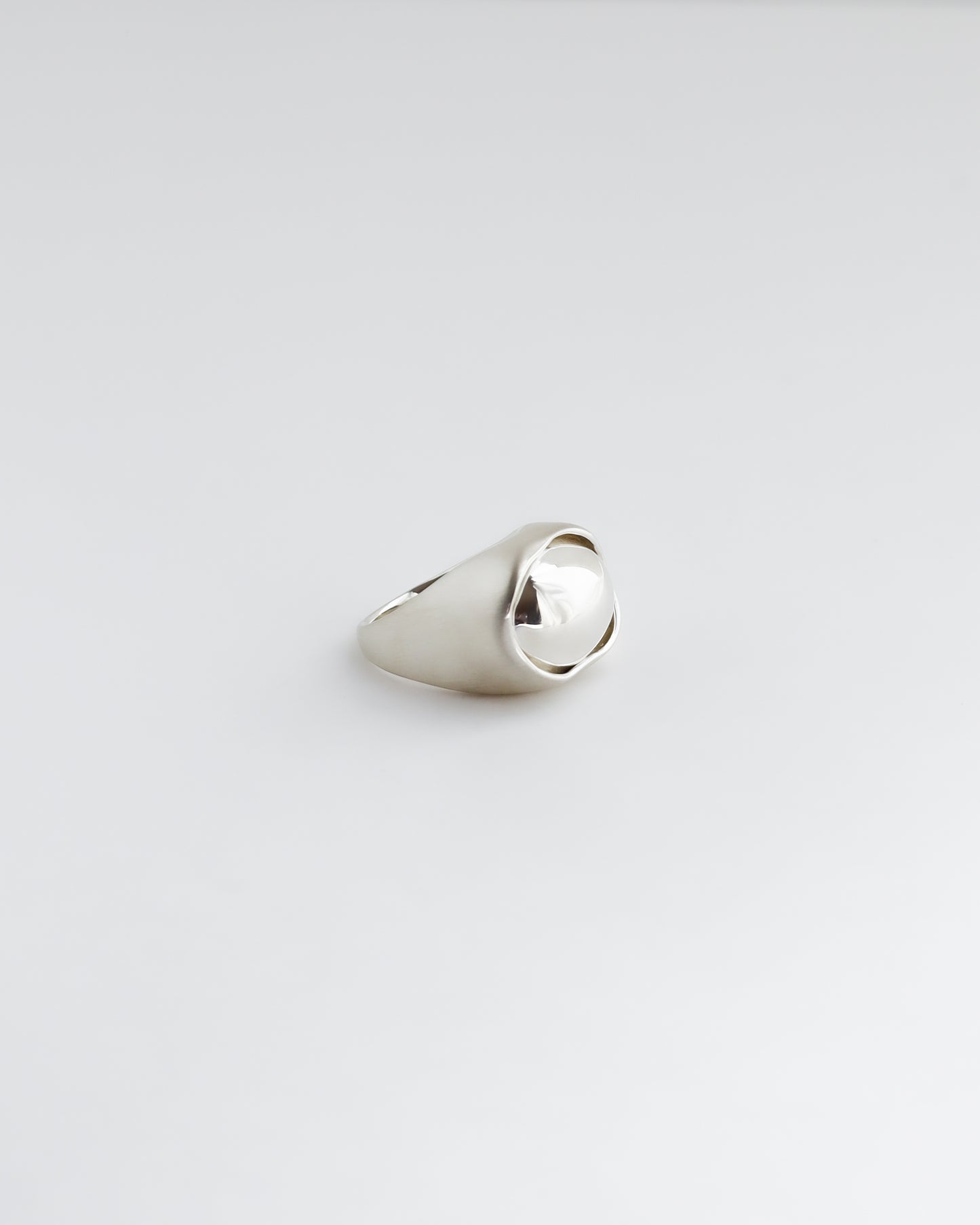 TEXTURED OVAL RING