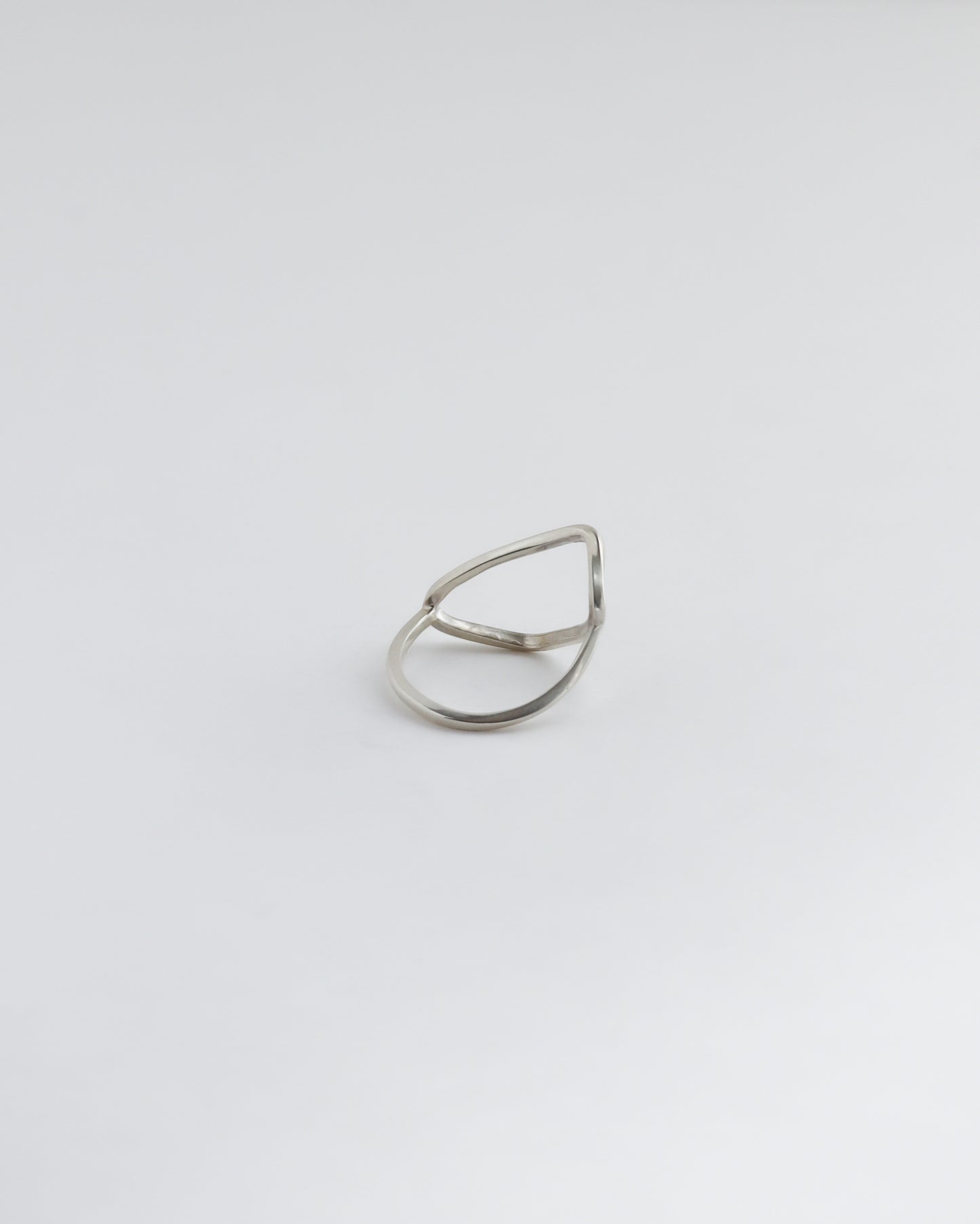 MOBIUS RING