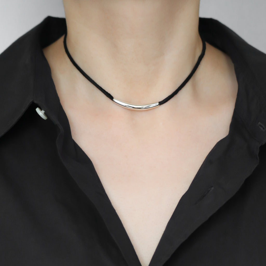 Serenhide choker