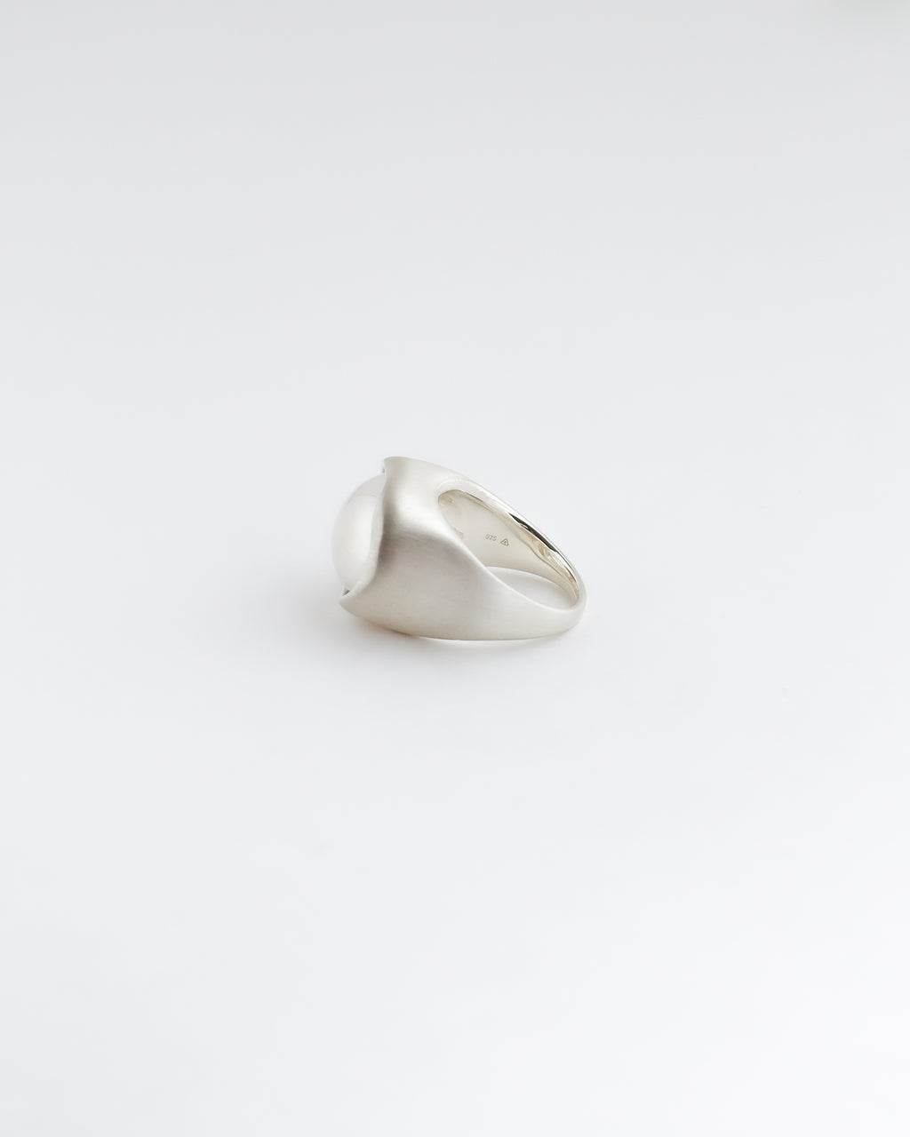 TEXTURED OVAL RING