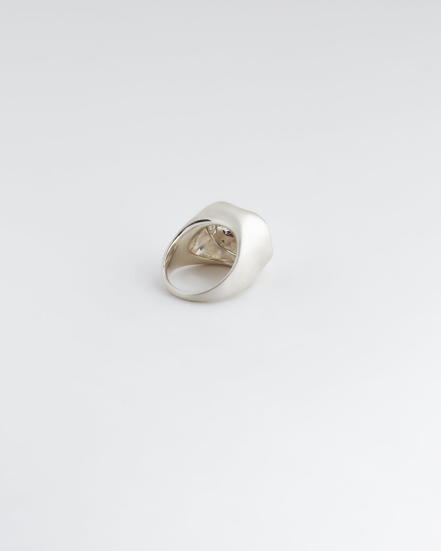 TEXTURED OVAL RING